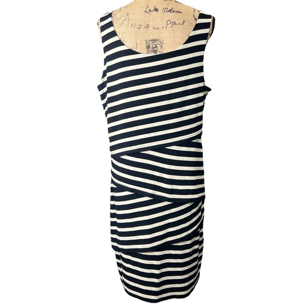 Ann Taylor Loft striped swing dress Tiered layer black and white striped pattern - Picture 5 of 6